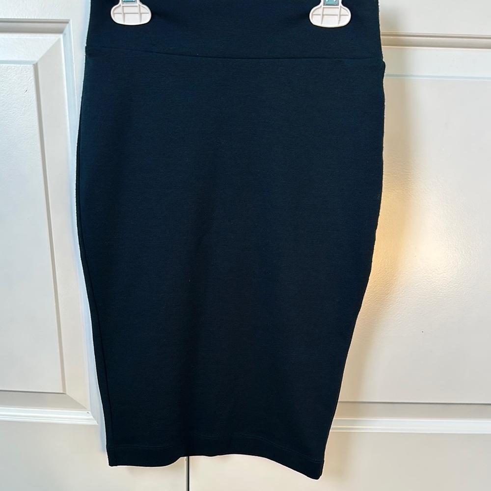 Forever 21 Black Pencil Skirt Knee-length for Cocktail